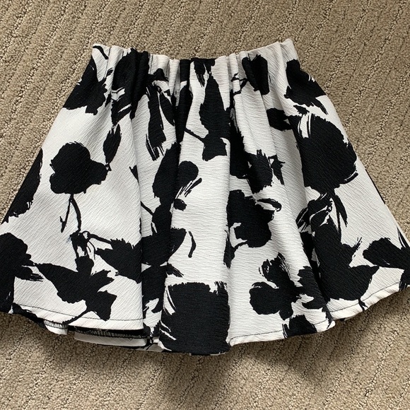 Girls Size 6 Skirts Bundle - Picture 4 of 7
